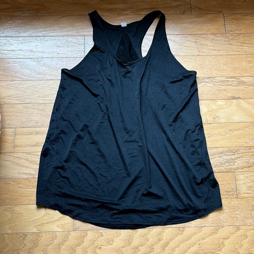 Black lululemon tank